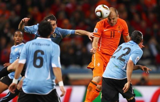 荷兰足球队始终是一支值得敬佩和关注的球队